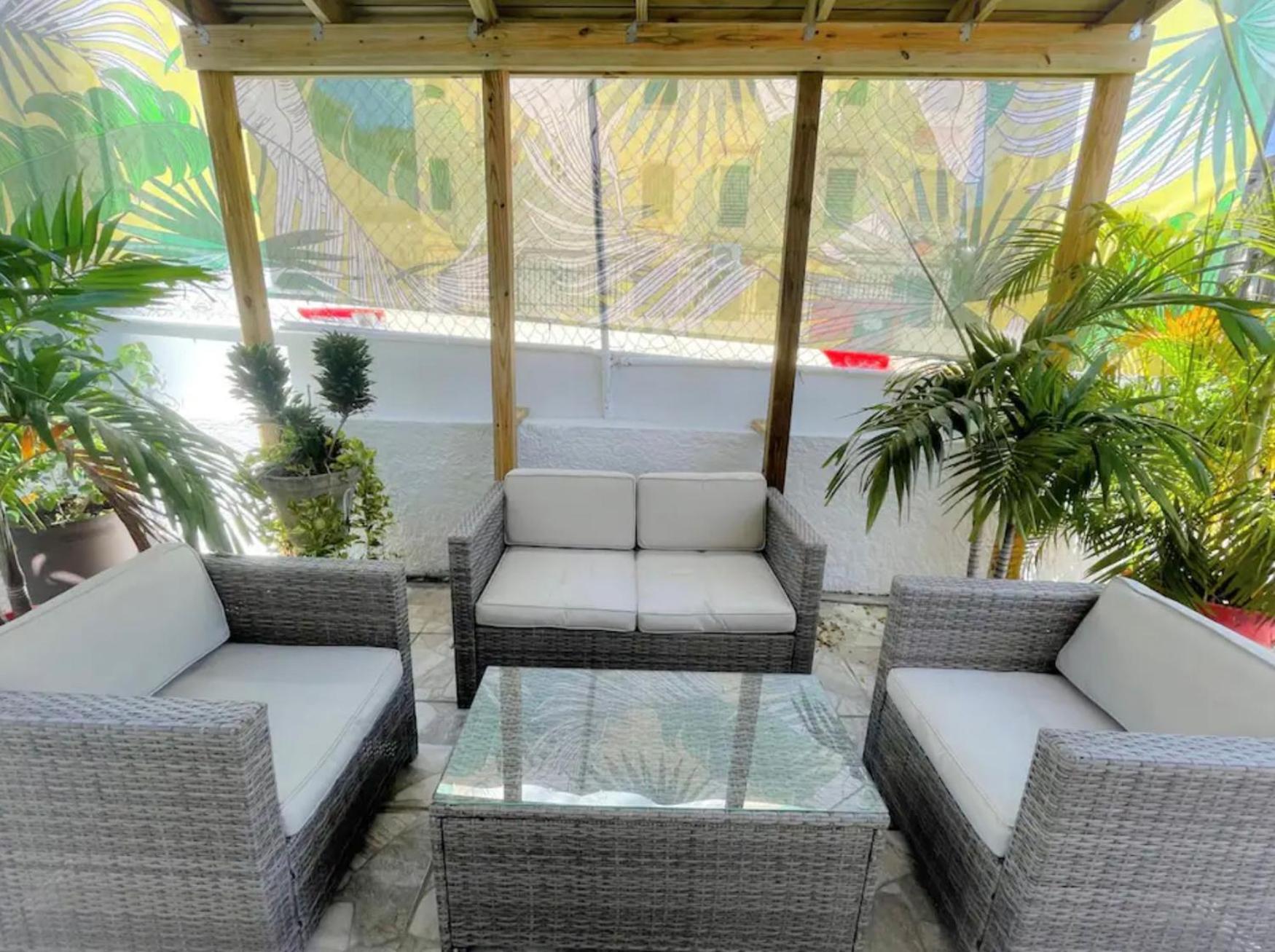 Hostal Oasis *